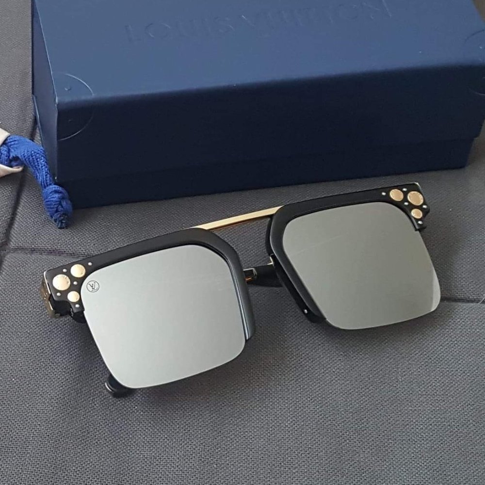 Authentic Louis Vuitton Mirrored Square Sunglasses